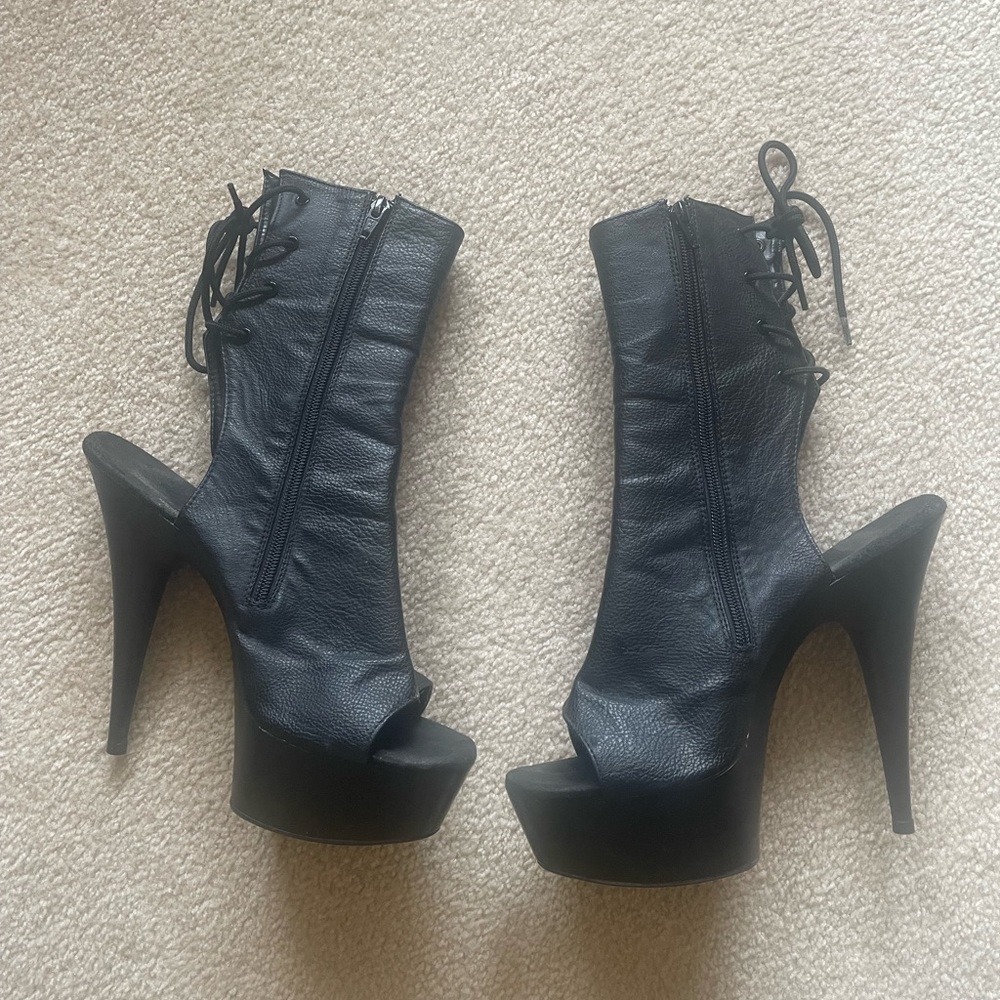 Black dancer shoes size 8.5